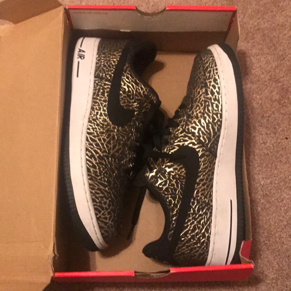 Air Force 1s “Gold Elephant Print”